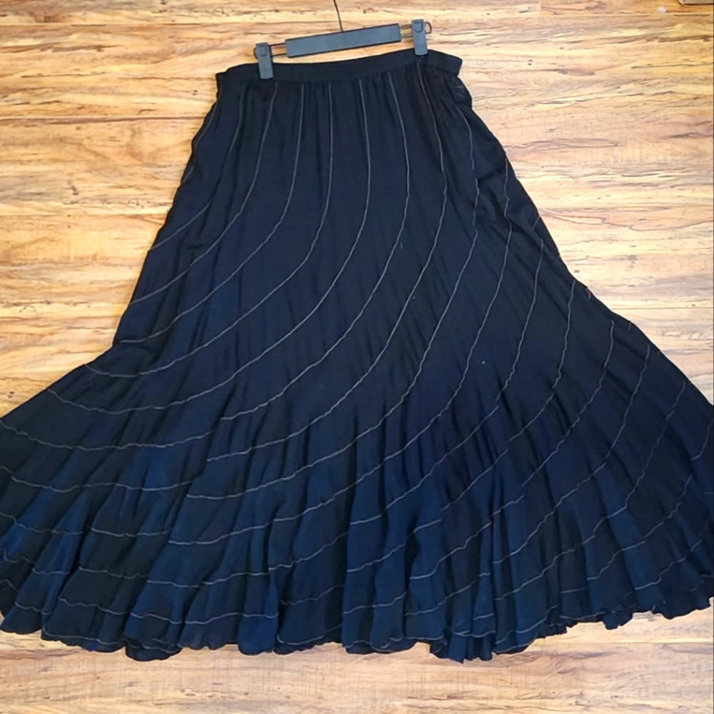 BAIK BAIK (Hawaii) maxi skirt, black & brown stitch accents. No size on tag. XL?